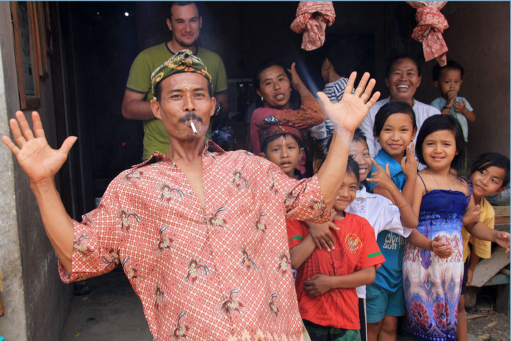 Uroczystość kremacji na Bali - z wizytą u rodziny w Mayongu Uroczystość kremacji na Bali - z wizytą u rodziny w Mayongu
