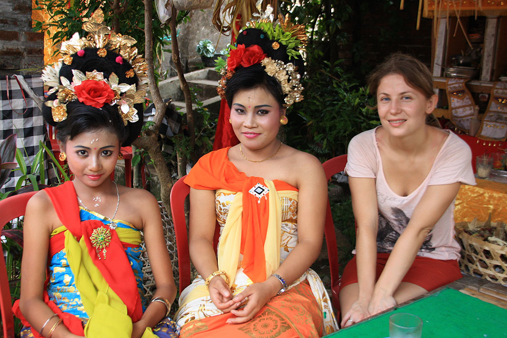 Uroczystość kremacji na Bali - z wizytą u rodziny w Mayongu Uroczystość kremacji na Bali - z wizytą u rodziny w Mayongu