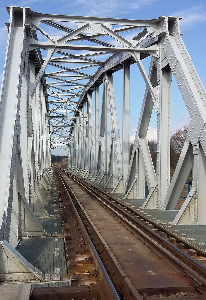 Most kolejowy nad Biebrzą