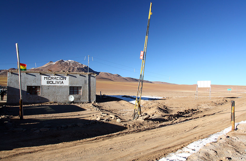 Border  Chile - Bolivia at 4300 m